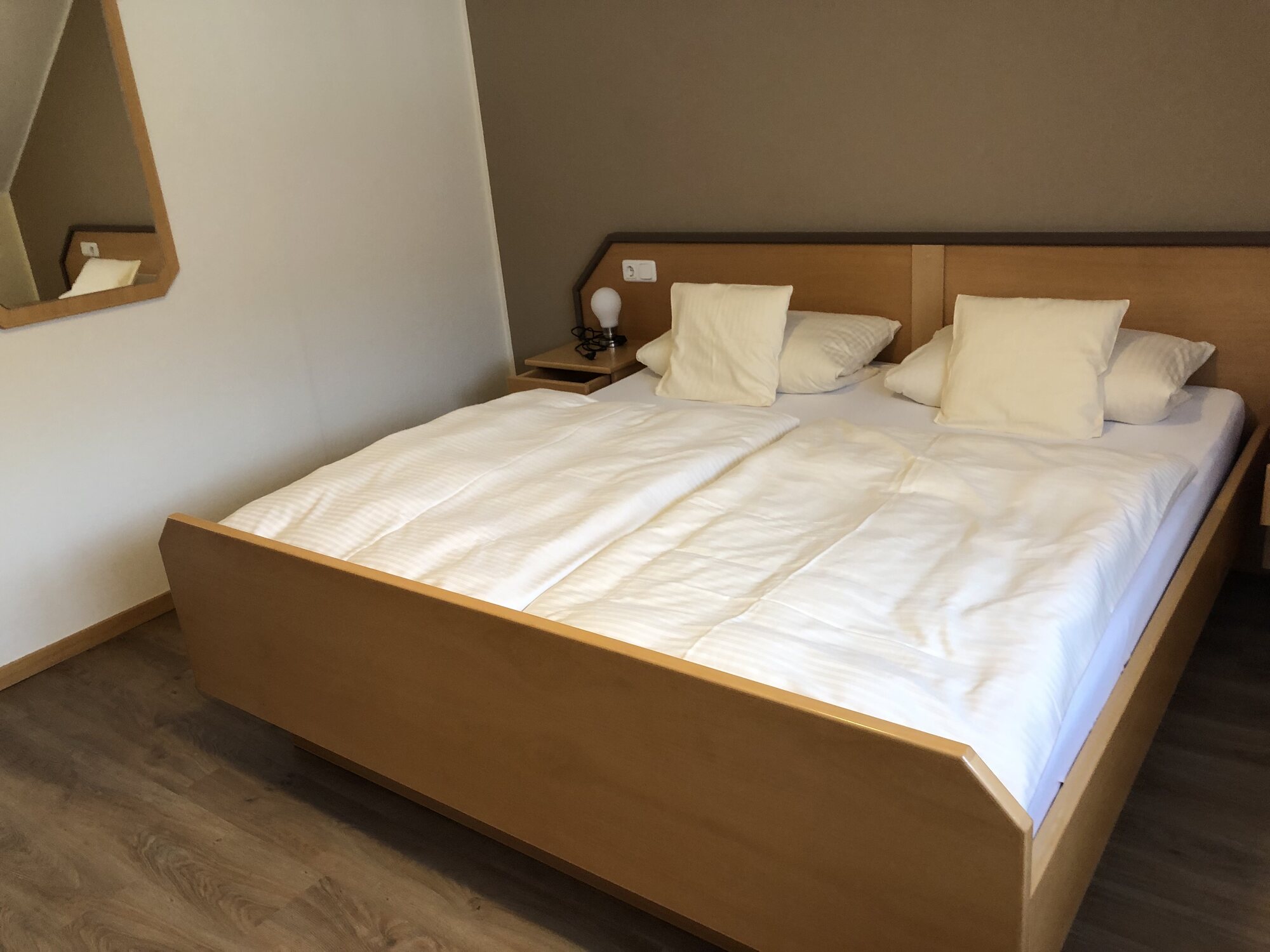 Familienzimmer mit Doppelbett